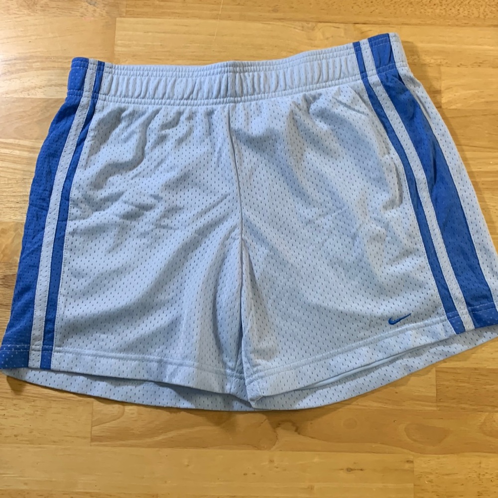 VGUC. Women’s size small Nike gym shorts.